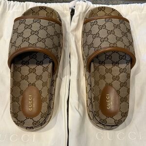 Gucci Tan and Brown Logo Slide Sandals